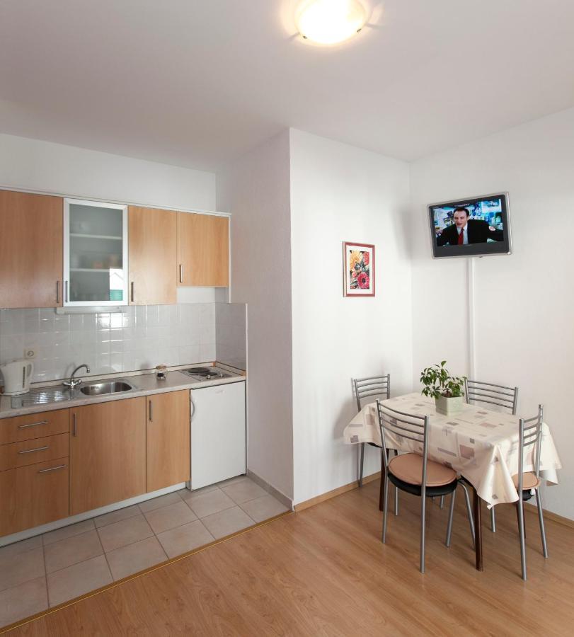 Apartmani Iva Тучепи Экстерьер фото