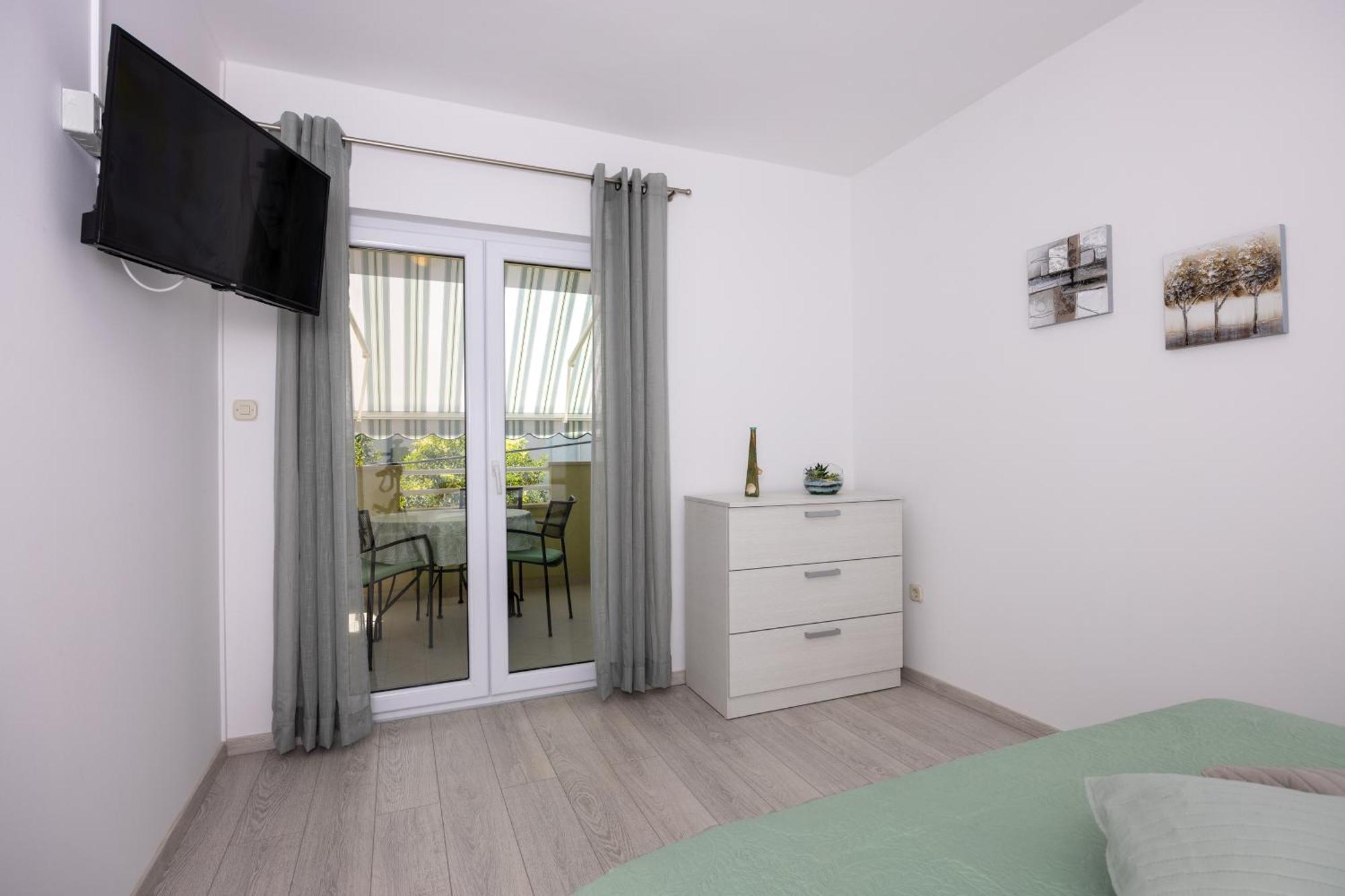 Apartmani Iva Тучепи Экстерьер фото