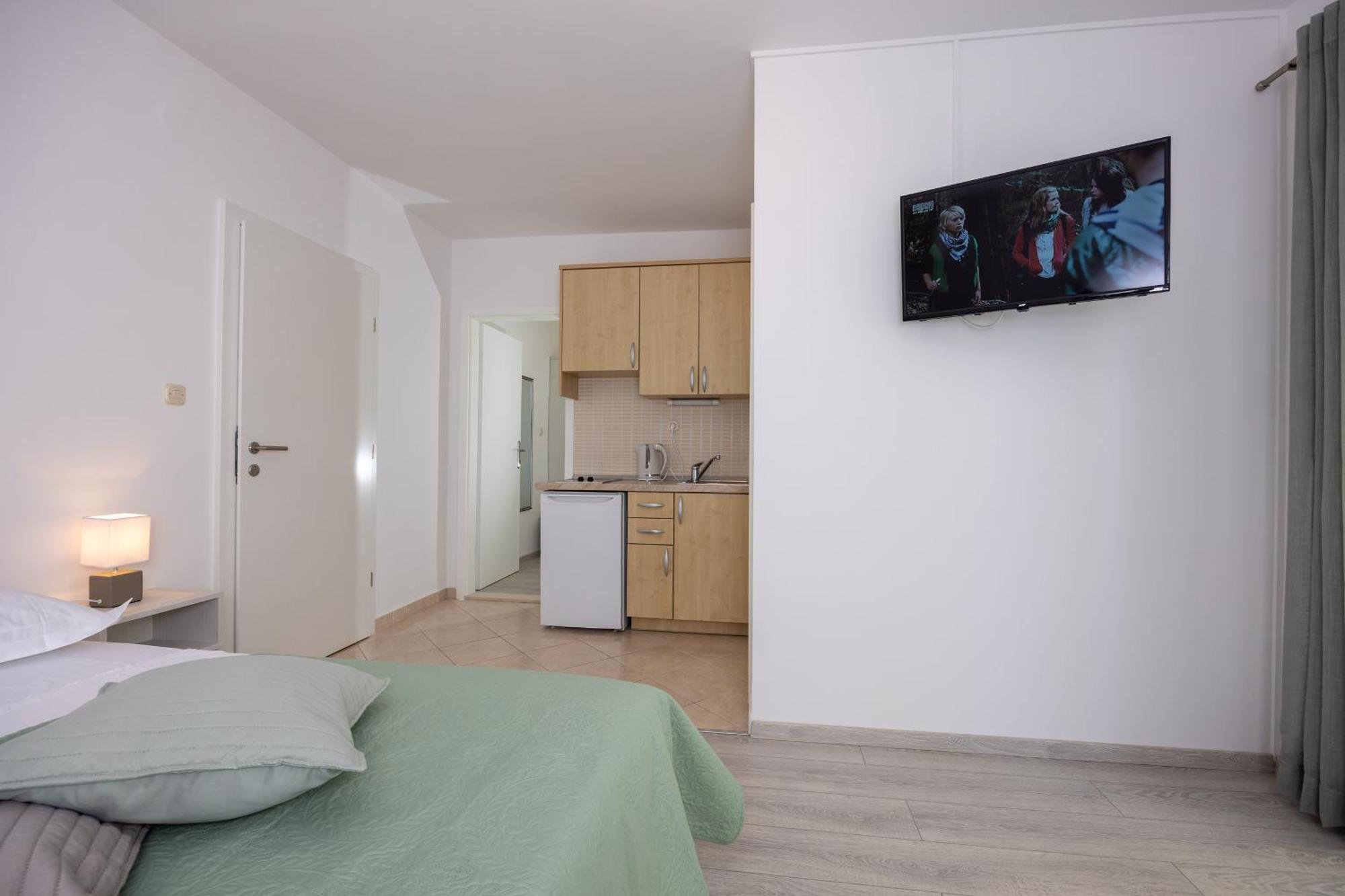 Apartmani Iva Тучепи Экстерьер фото